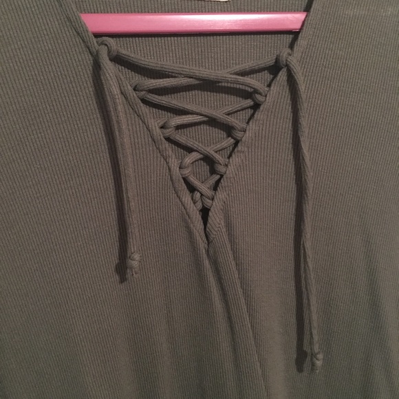 Hollister top - Picture 2 of 2